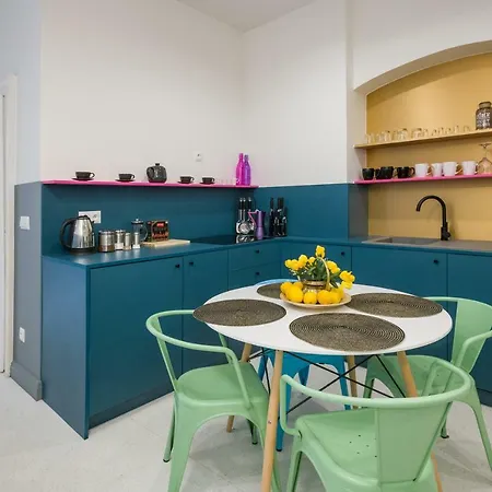 Romeo & Julia Luxury Apartments- Walking Distance To Main Square 公寓 *