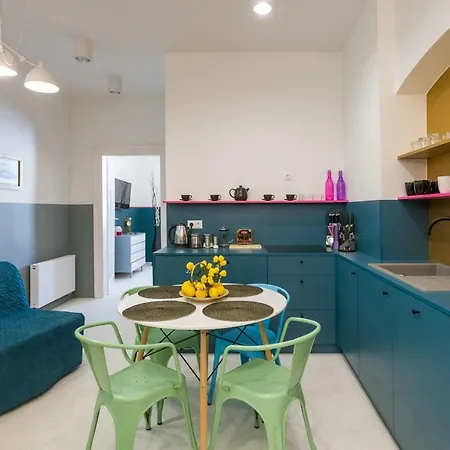 Romeo & Julia Luxury Apartments- Walking Distance To Main Square Apartment *