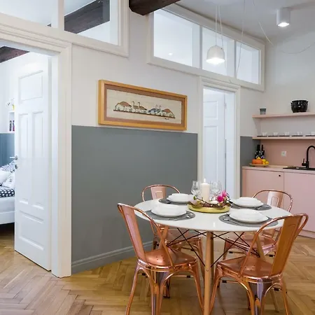 Romeo & Julia Luxury Apartments- Walking Distance To Main Square Krakow